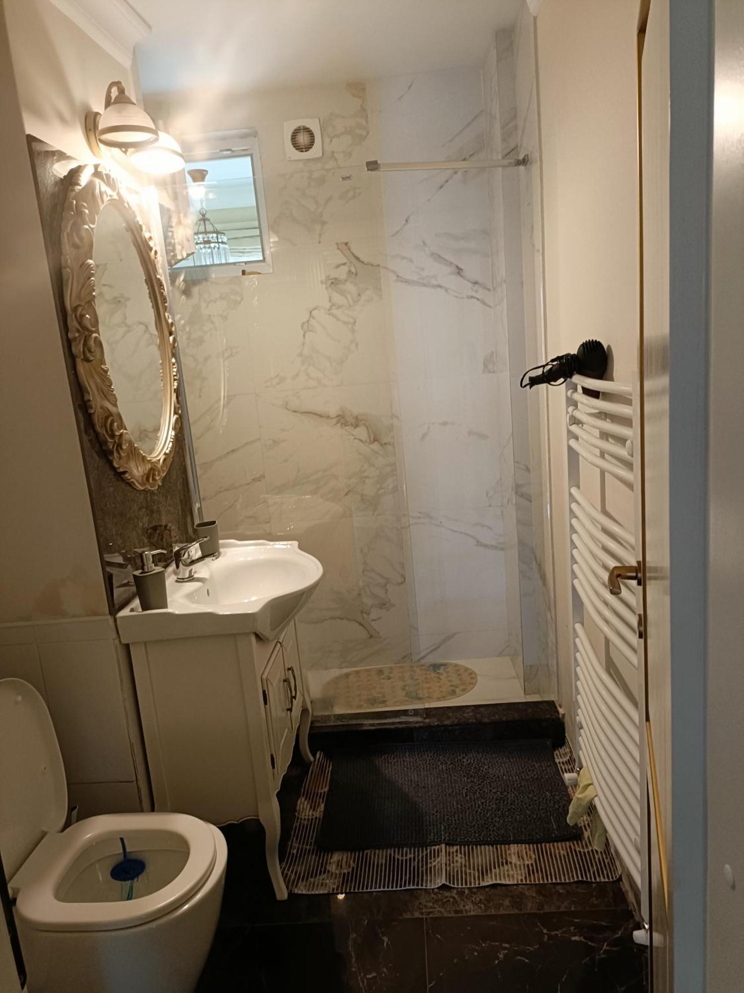 Residence Manu Targu Neamt Luaran gambar